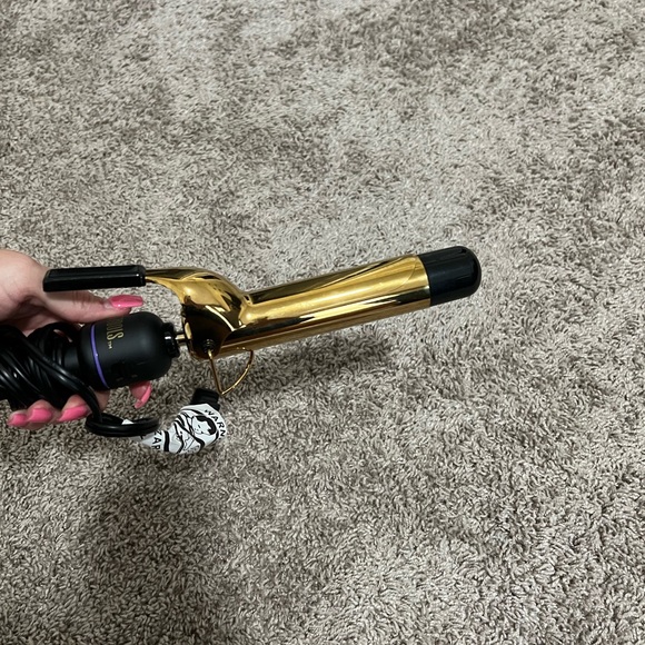 NWOT - hot tools 1 1/4 in iron - Picture 2 of 4